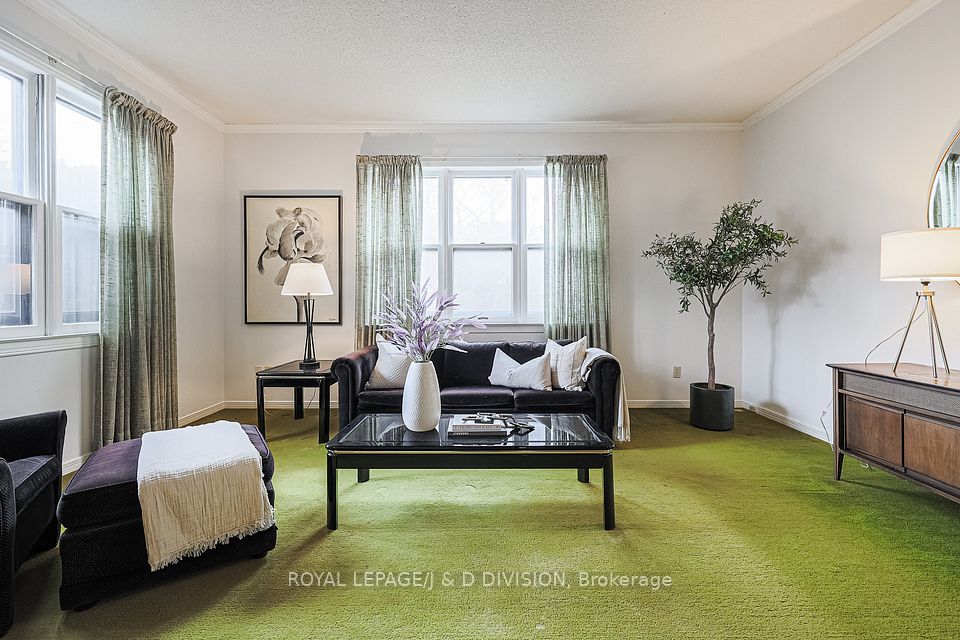 59 Mellowood Drive, Toronto, ON M2L 2E4