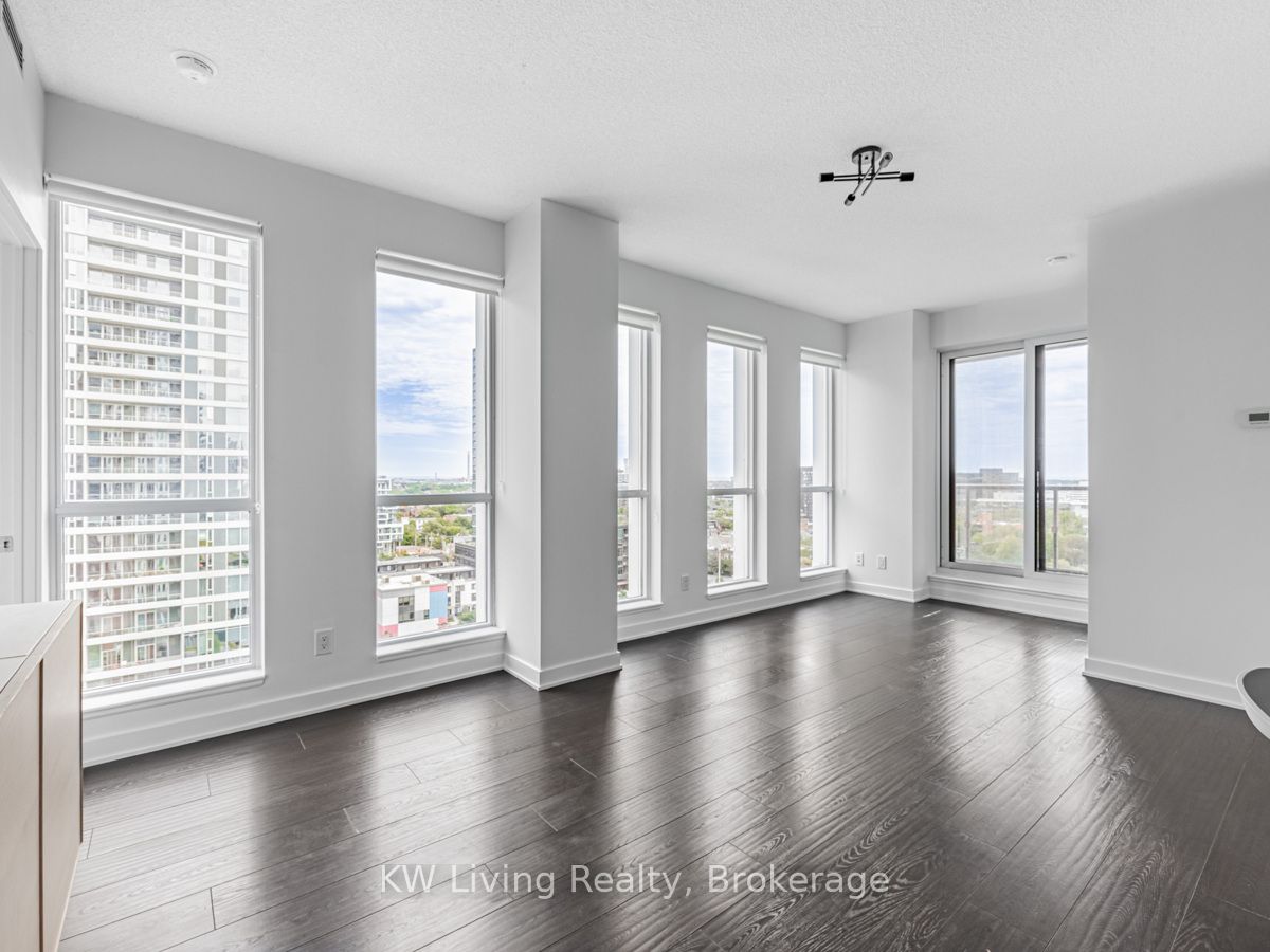 170 Sumach Street, #1402