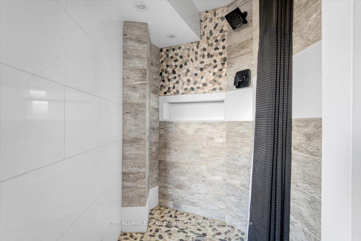 2 Bedrooms Condo at 284 Mill, Toronto For sale