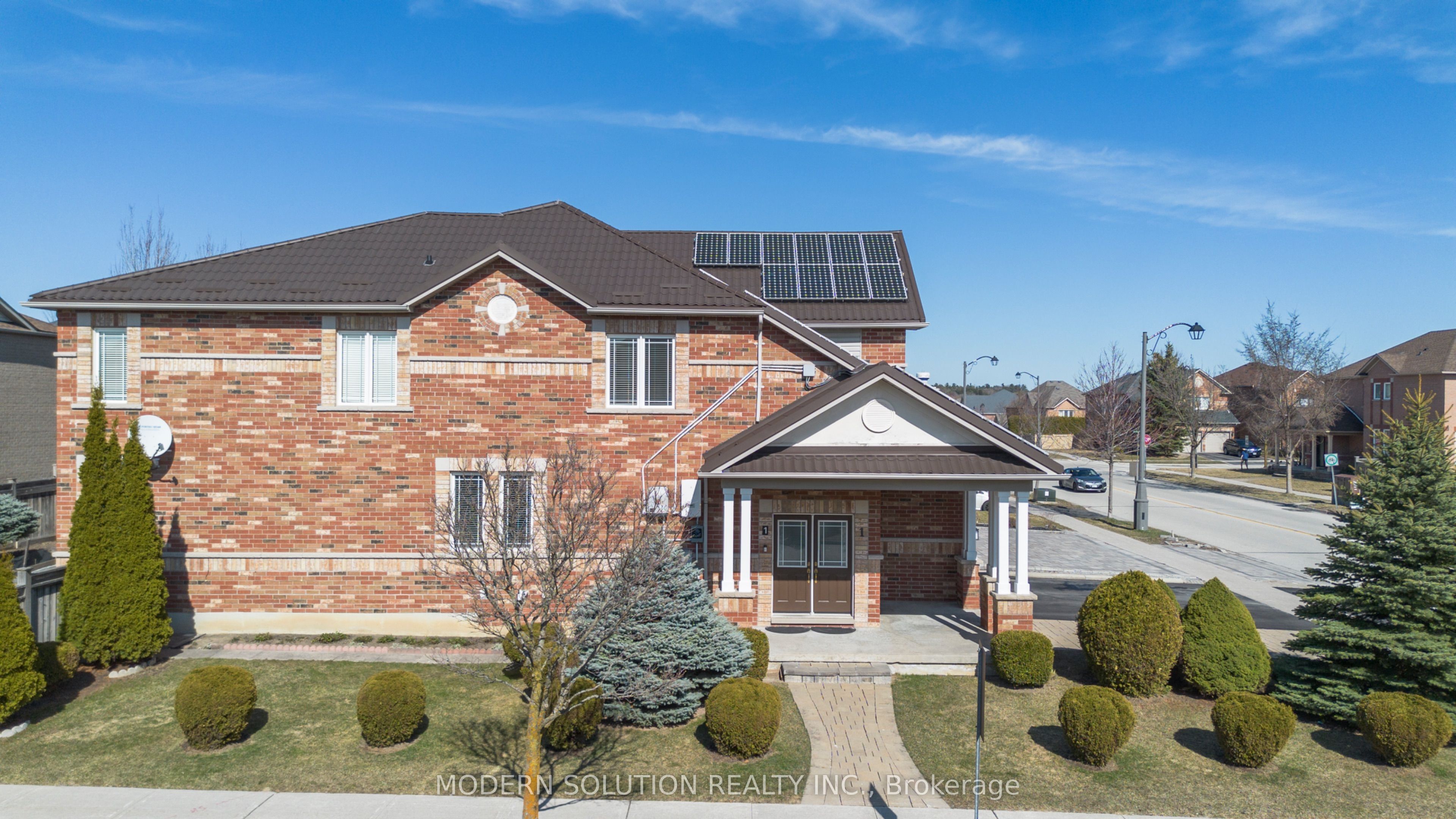1 Petermann Street, Aurora, ON L4G 7W9