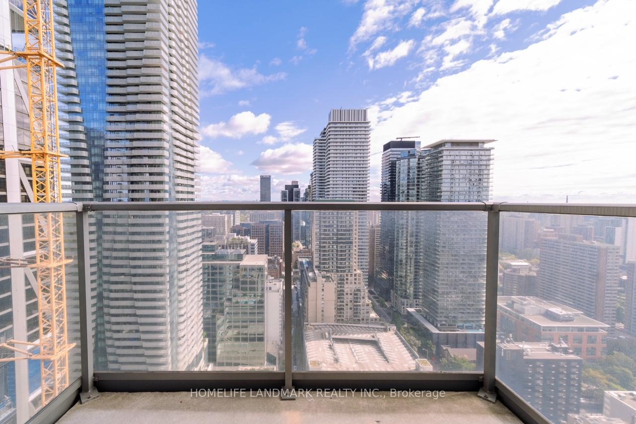 2 Bedrooms Condo at 21 Balmuto,  Toronto For sale
