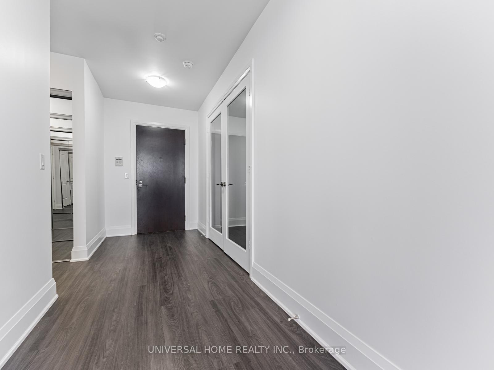 3 Bedrooms Condo at 100 Harrison Garden,  Toronto For sale