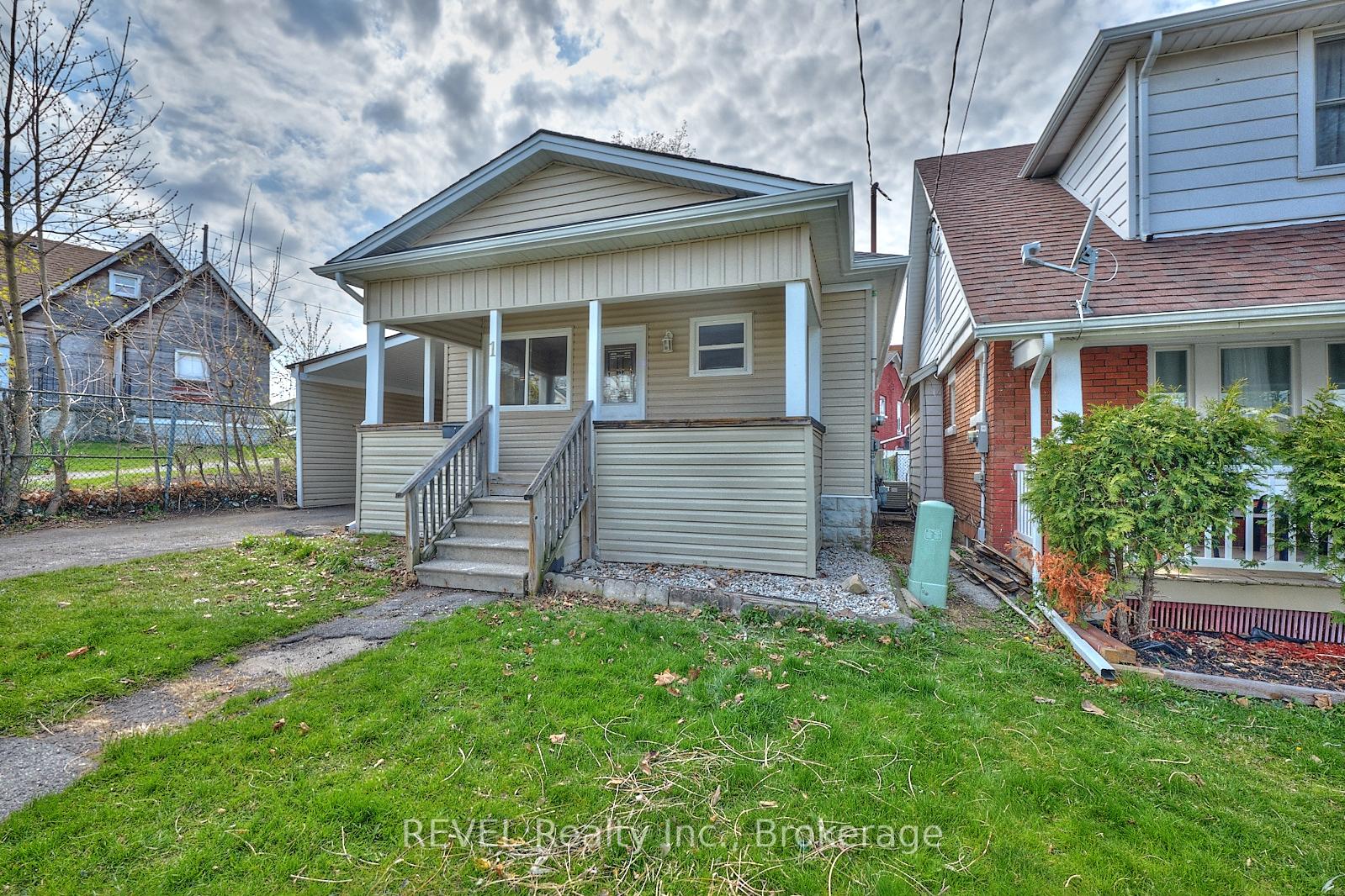 1 Berryman Avenue, St. Catharines, ON L2R 3W8