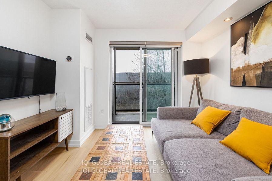 2 Bedrooms Condo at 1420 Dupont, Toronto For sale