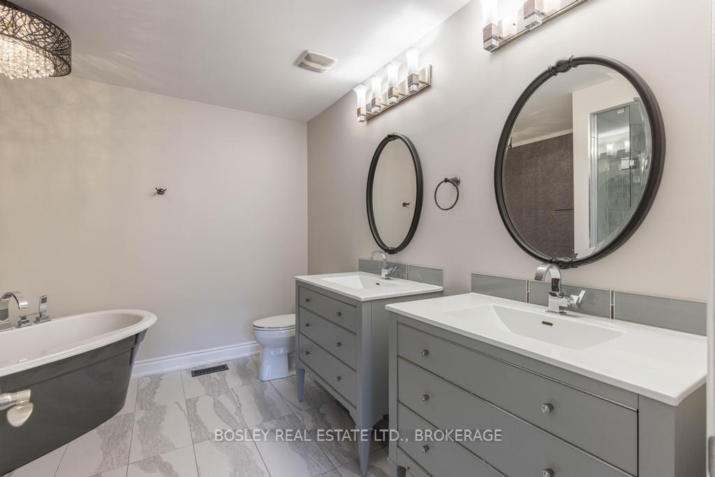 3 Bedrooms Condo at 2282 Orchard, Burlington For sale