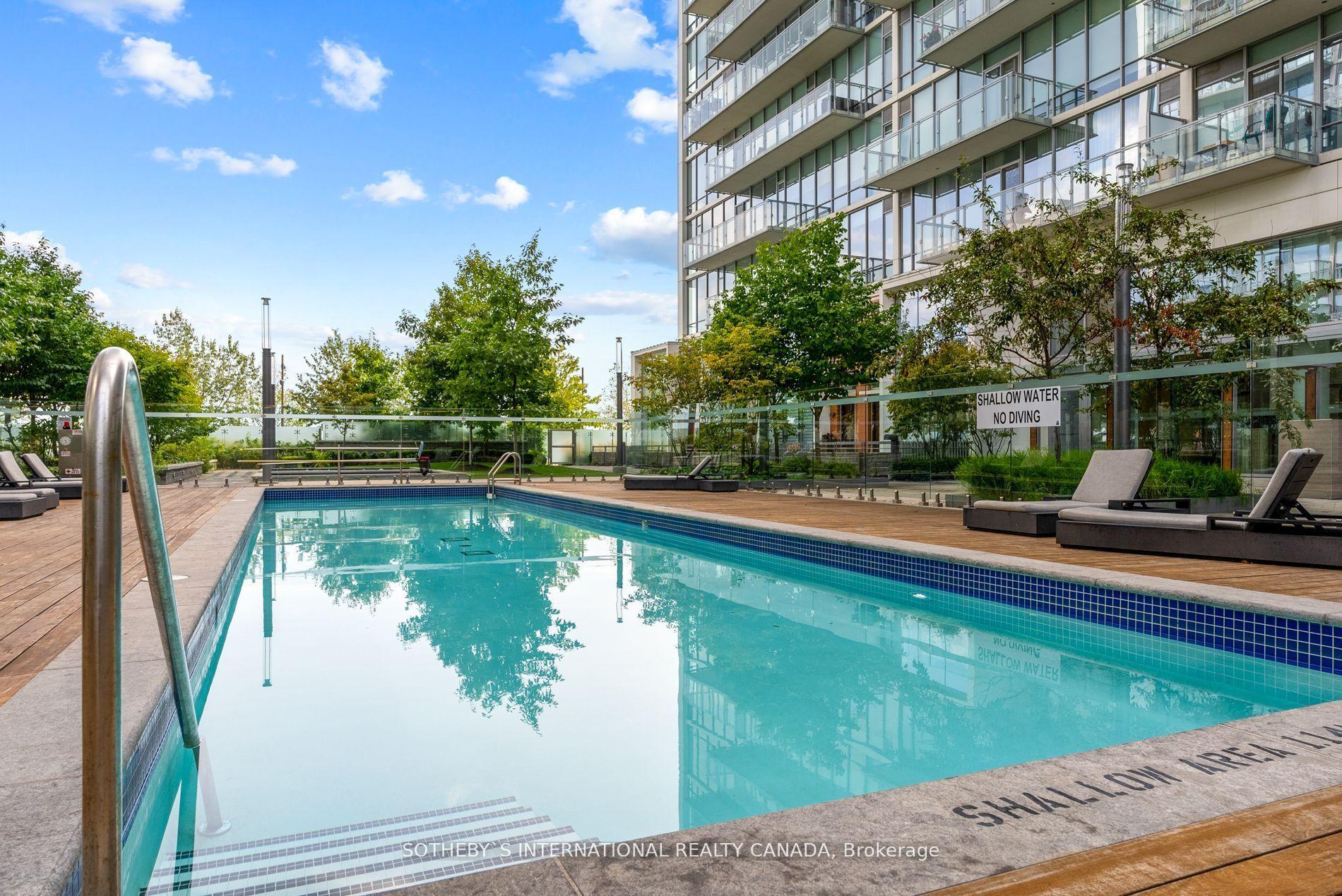 3 Bedrooms Condo at 39 Queens,  Toronto For sale