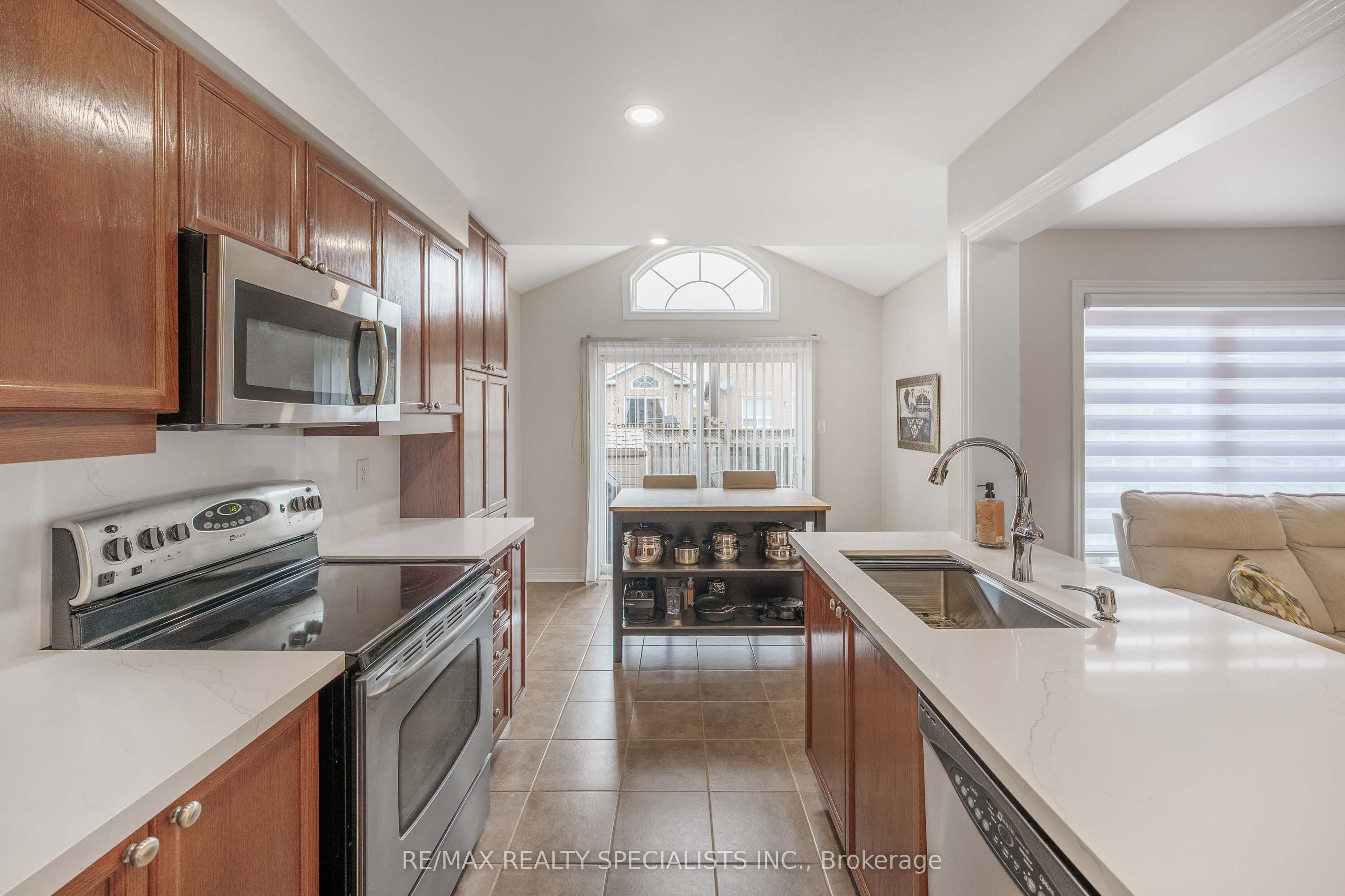 17 Lily Lane, Halton Hills, ON L7G 6M4