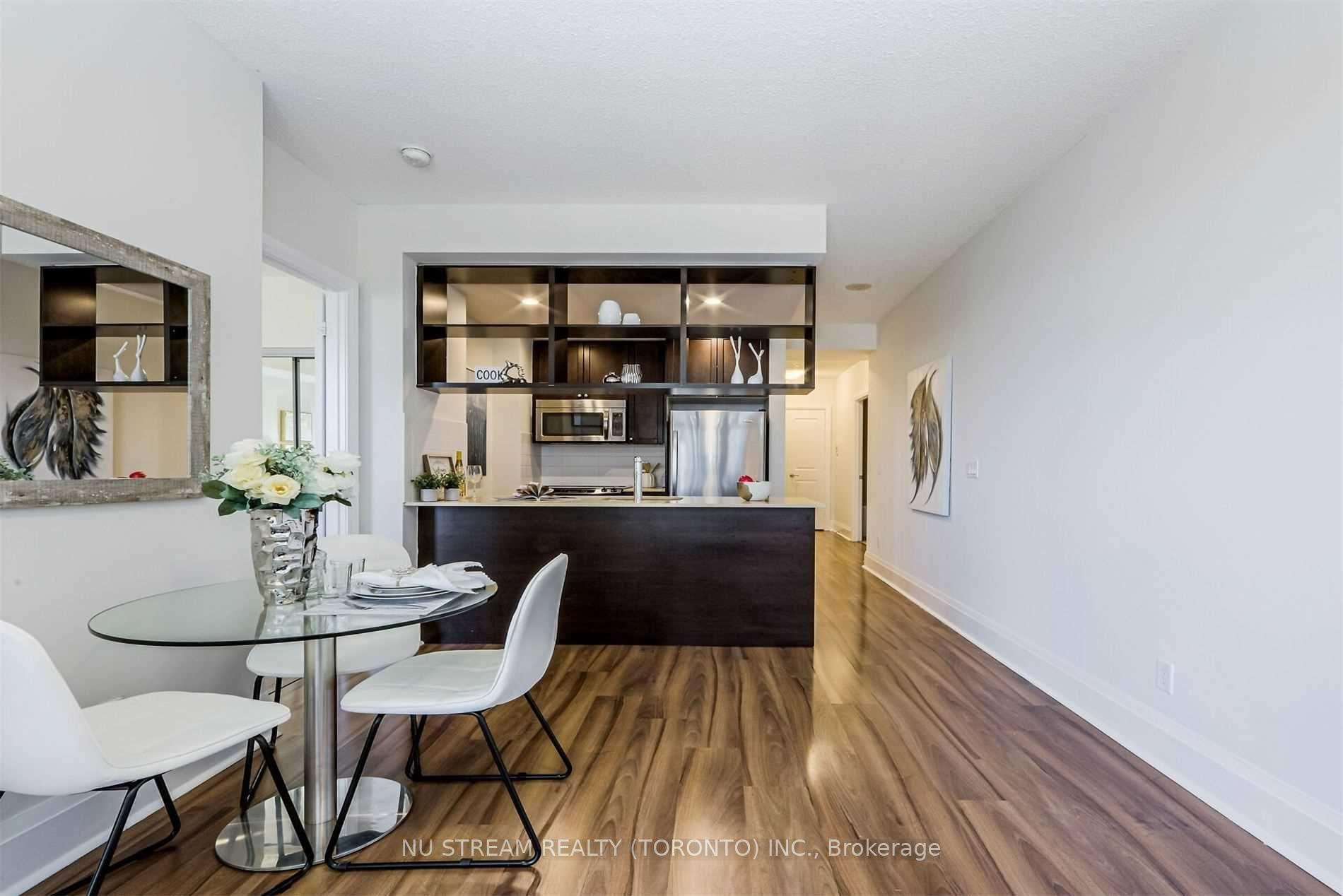 2 Bedrooms Condo at 100 Harrison Garden,  Toronto For sale