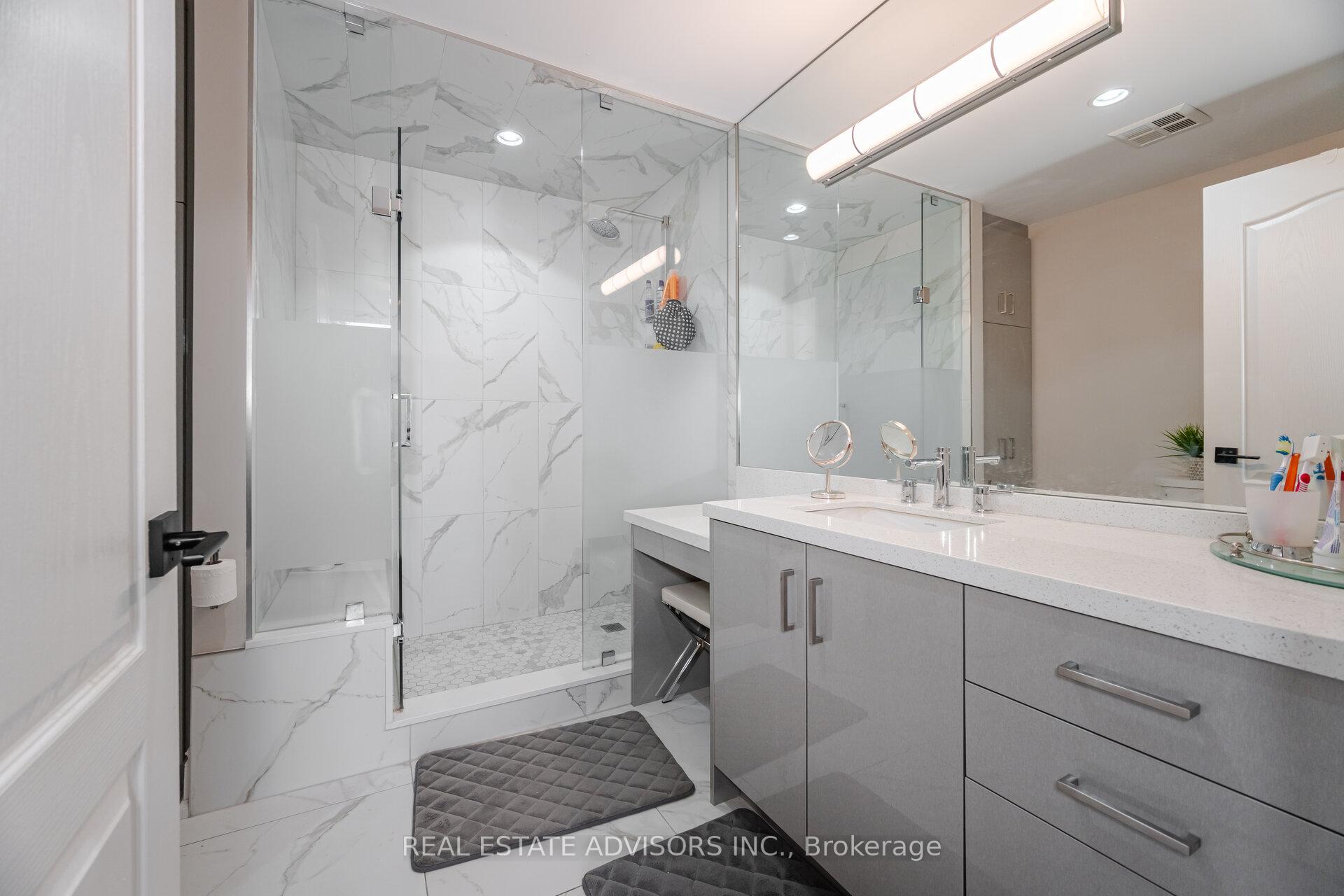 3 Bedrooms Condo at 53 Woodbridge, Vaughan For sale