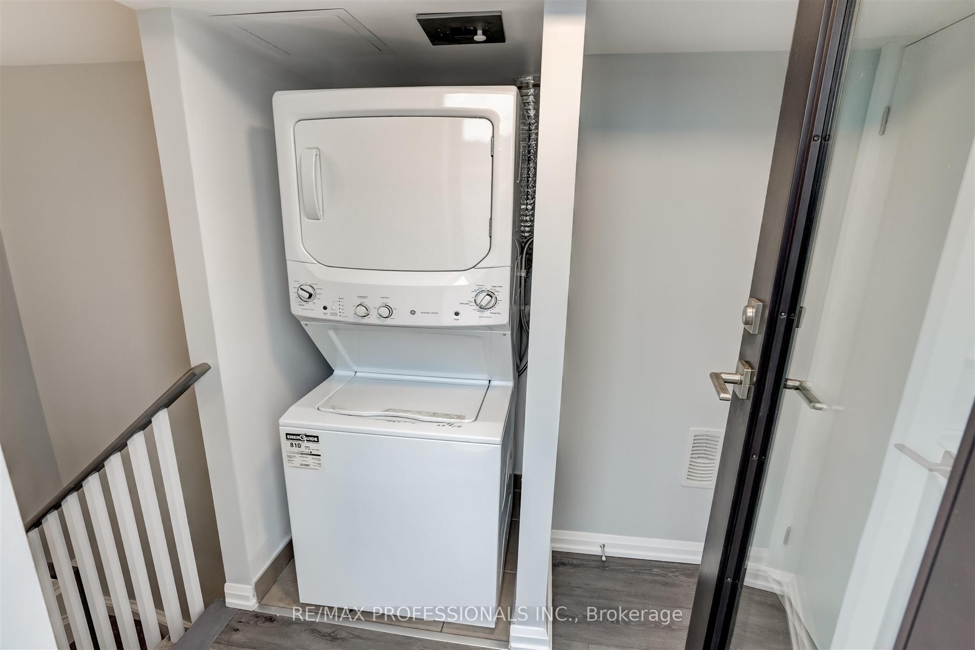 3 Bedrooms Condo at 10 Brin, Toronto For sale