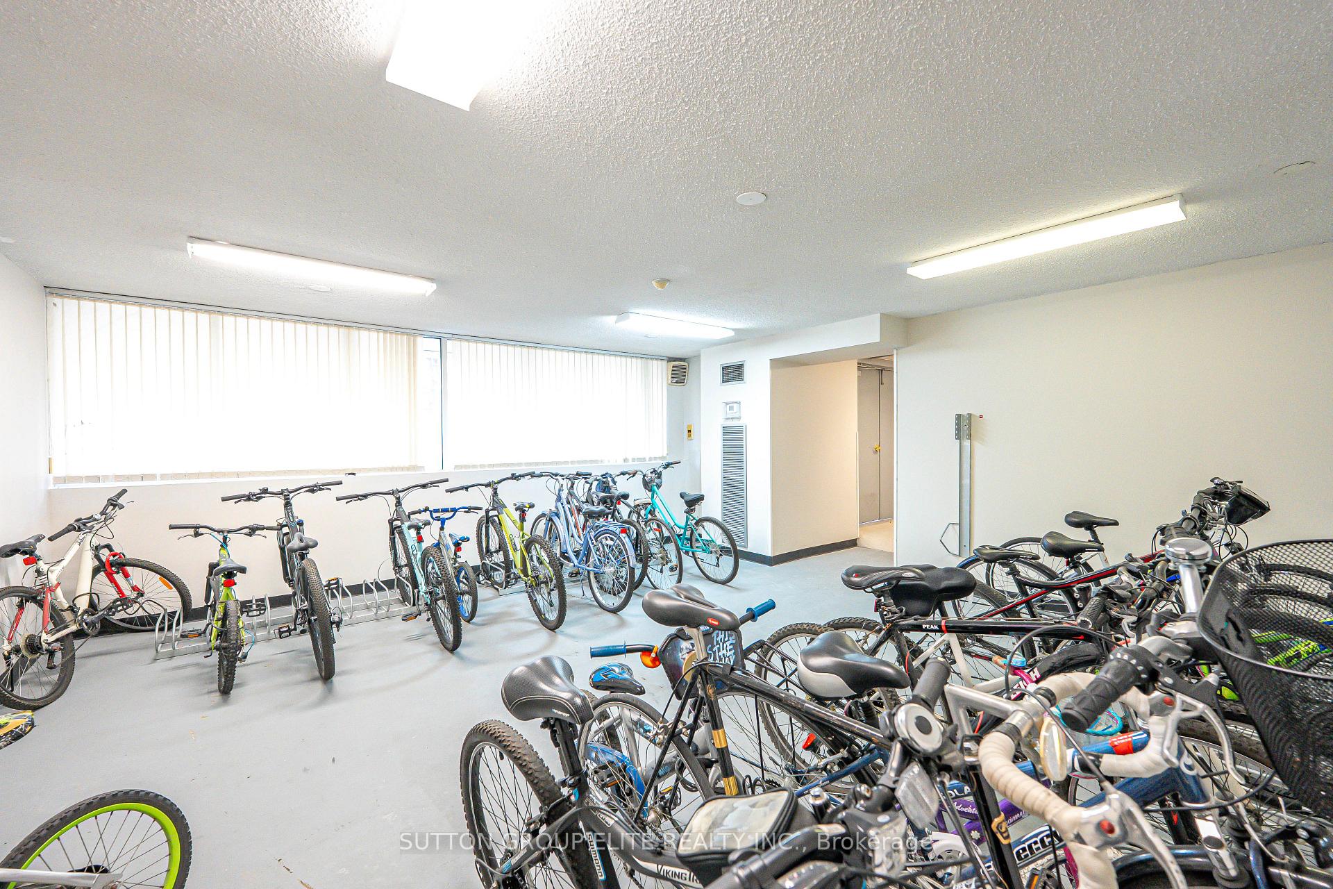 3 Bedrooms Condo at 3590 Kaneff,  Mississauga For sale