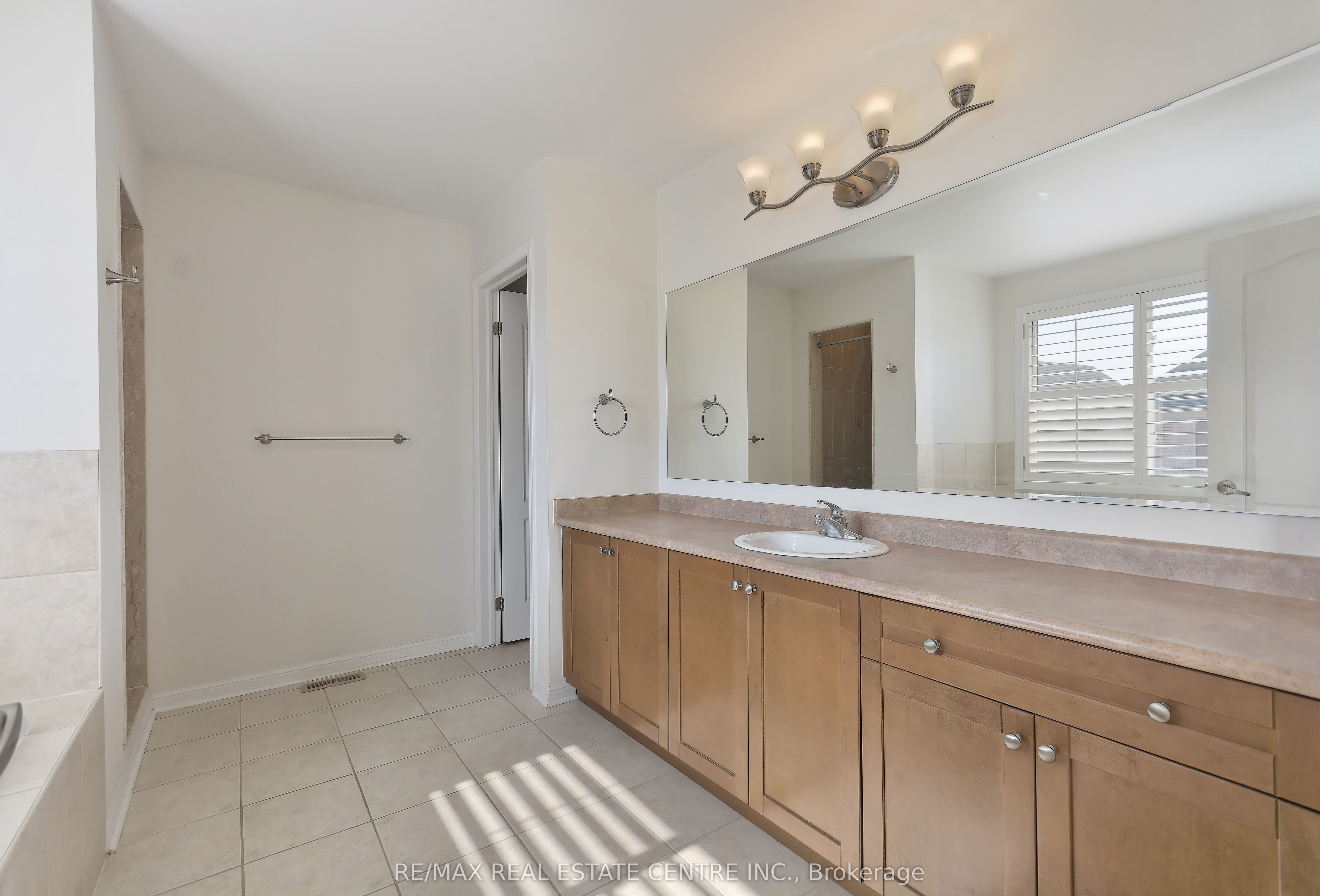 1399 Marshall Crescent