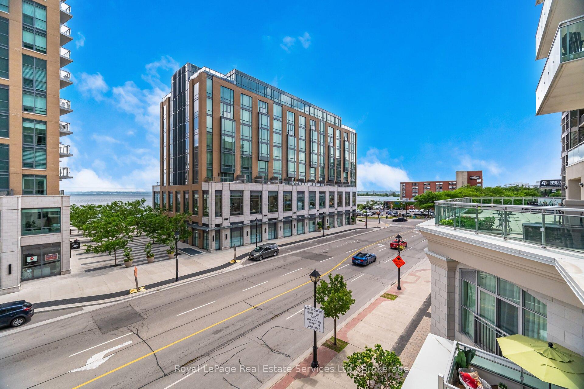 2 Bedrooms Condo at 360 Pearl, Burlington For sale
