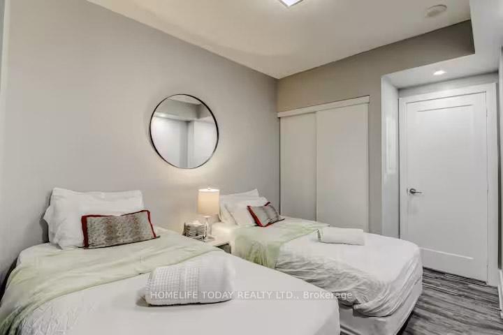 3 Bedrooms Condo at 300 Front, Toronto For sale