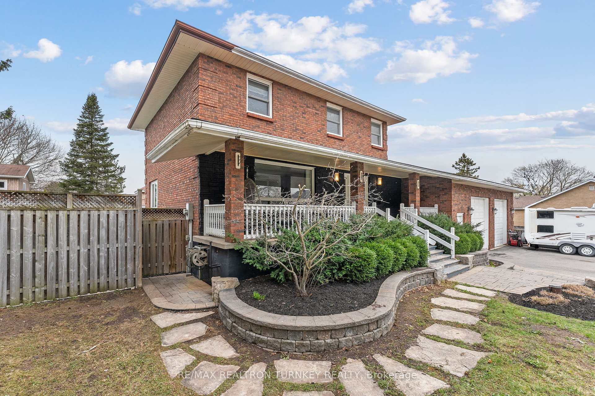 10 Dafoe Street, Uxbridge, ON L0E 1T0