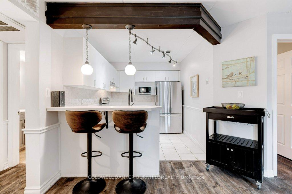 2 Bedrooms Condo at 2040 Cleaver,  Burlington For sale