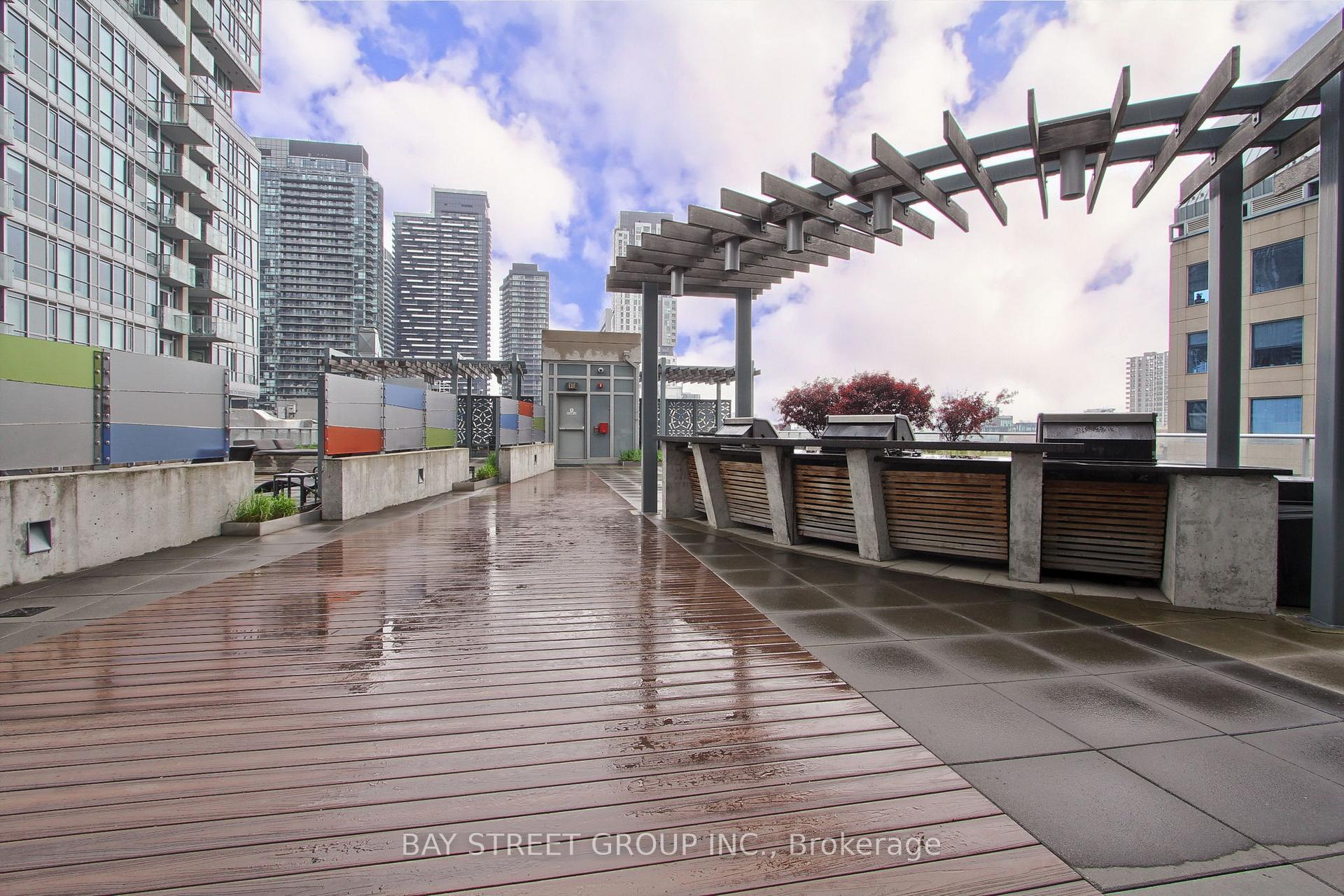 2 Bedrooms Condo at 199 Richmond, Toronto For sale