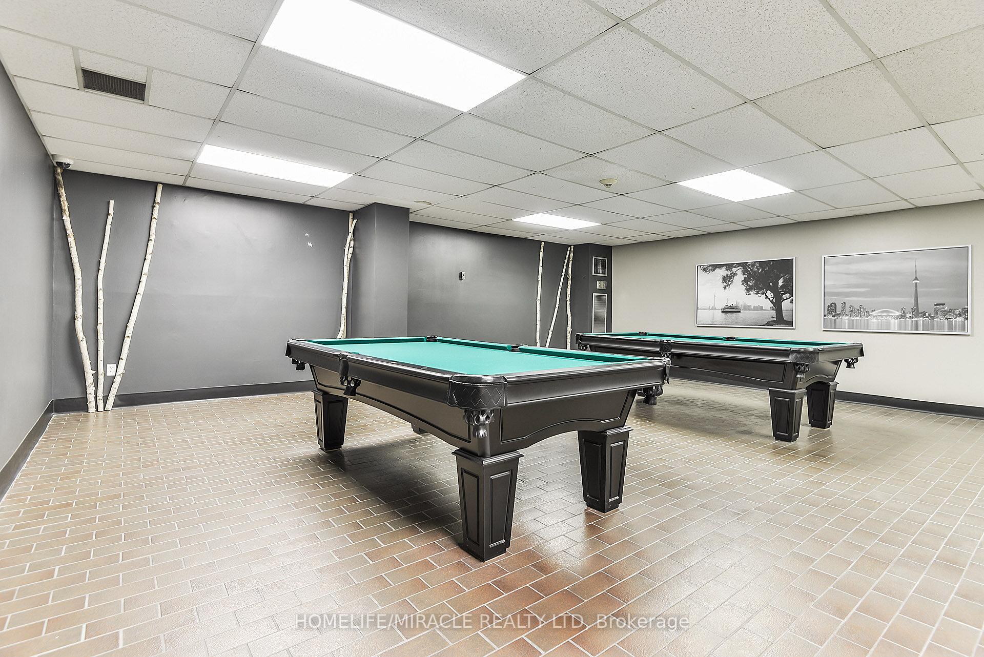 3 Bedrooms Condo at 1320 Mississauga valley, Mississauga For sale