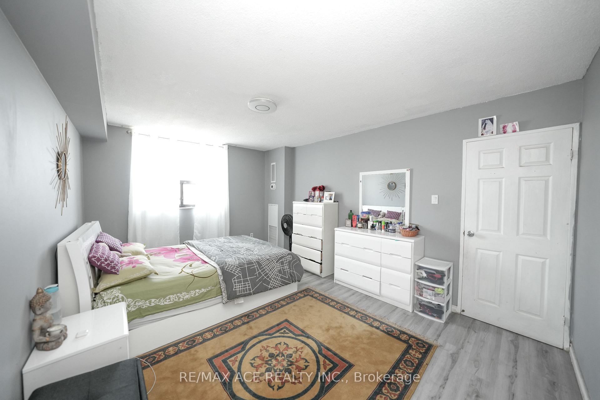 2 Bedrooms Condo at 301 Prudential, Toronto For sale
