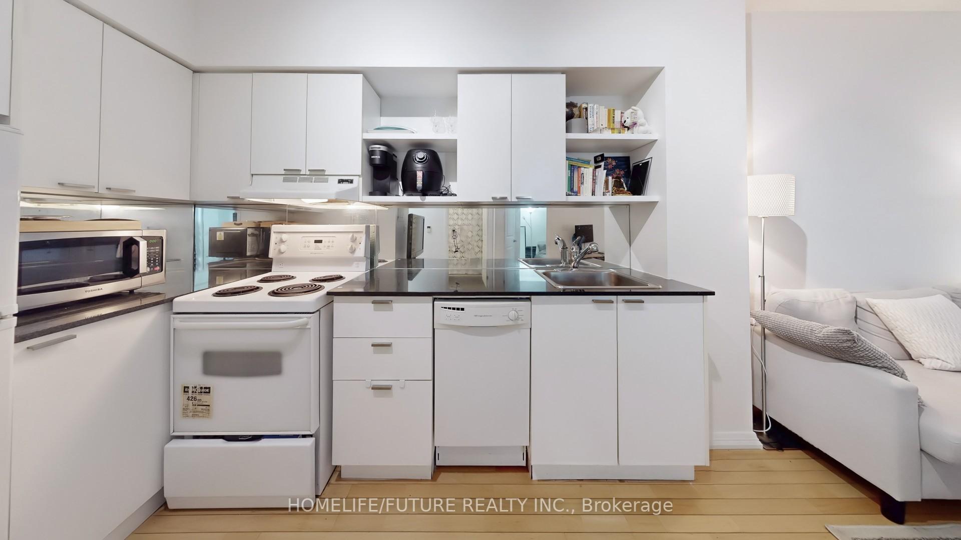 1 Bedroom Condo at 35 Hayden, Toronto For sale