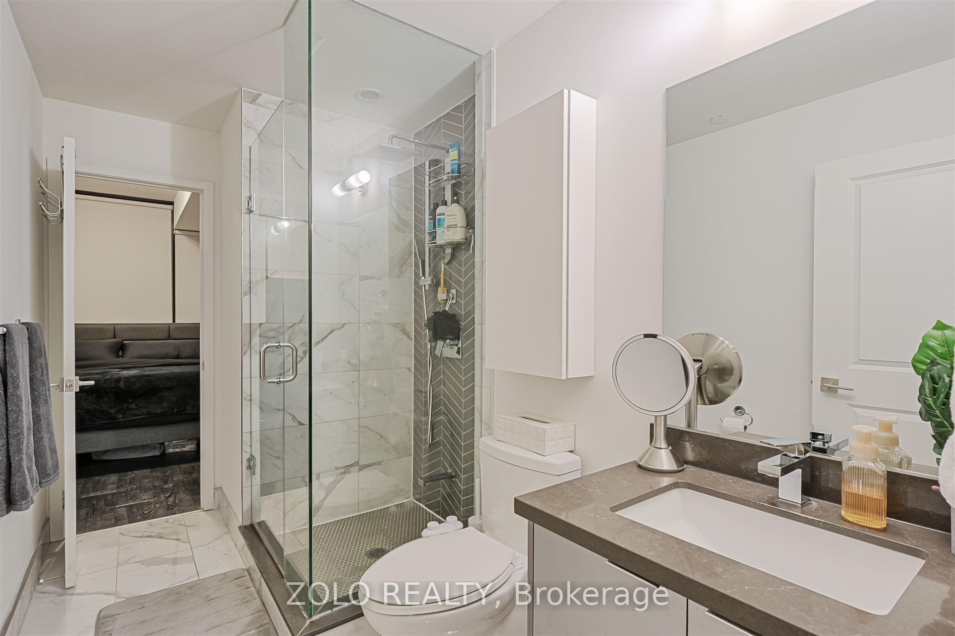 2 Bedrooms Condo at 2908 highway 7,  Vaughan For sale