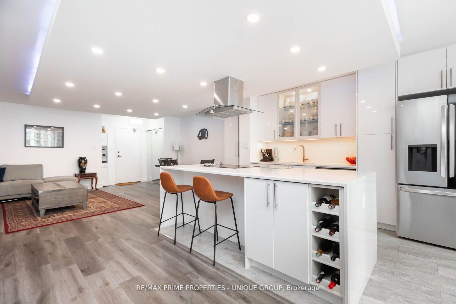 1 Bedroom Condo at 633 Bay, Toronto For sale