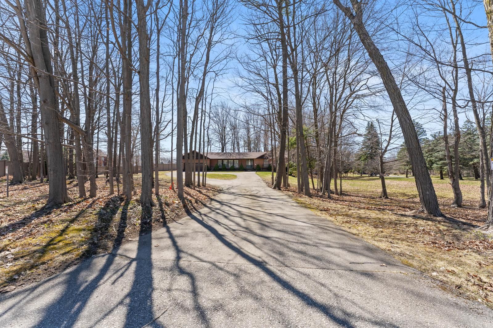 16 Millwood Parkway