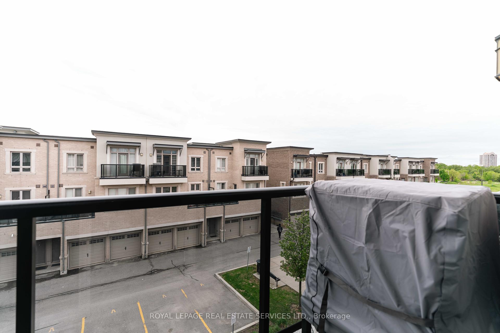 2 Bedrooms Condo at 9621 Jane, Vaughan For sale