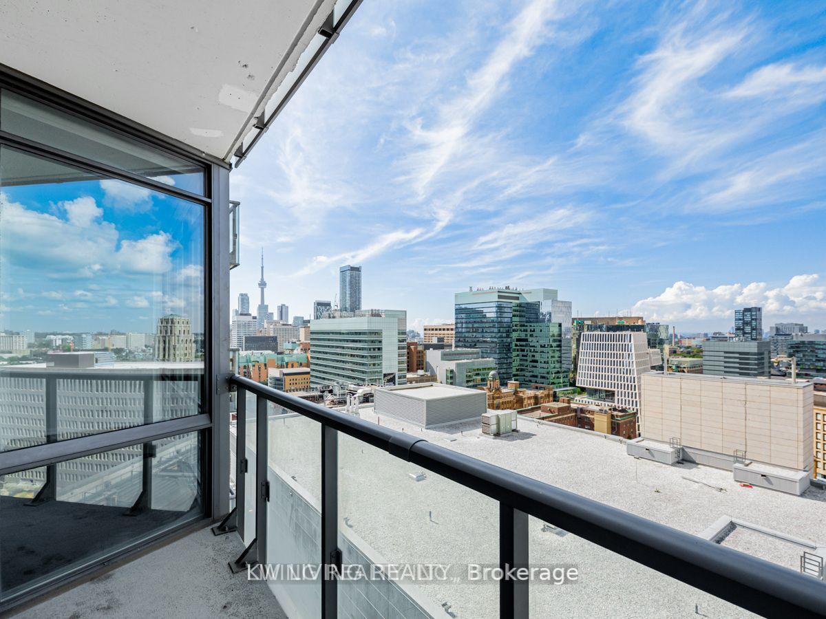 2 Bedrooms Condo at 832 Bay,  Toronto For sale