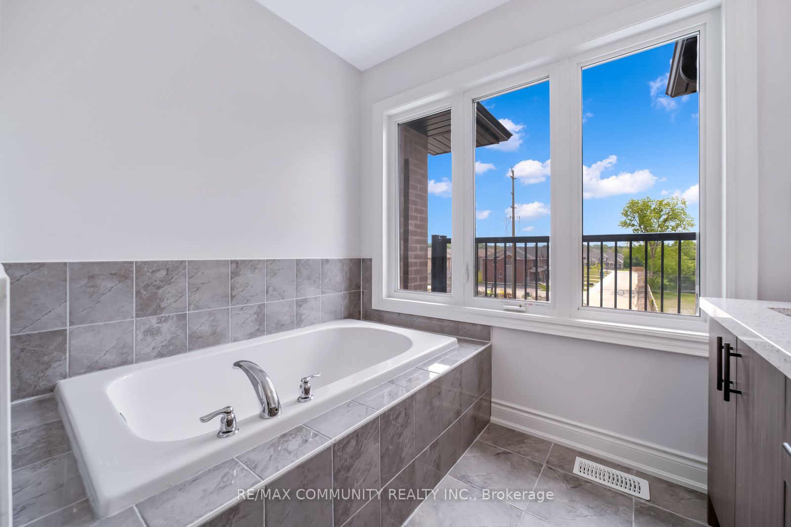 16 Alan Williams Trail