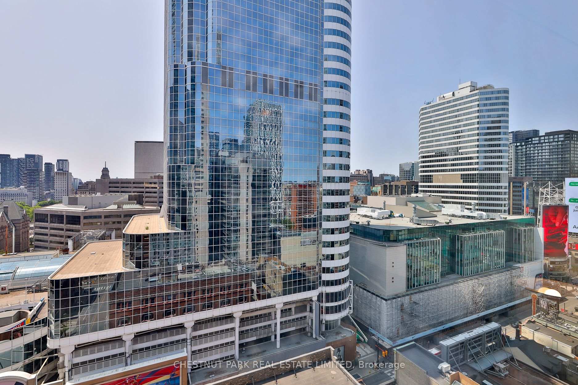 3 Bedrooms Co-op at 210 Victoria, Toronto For sale