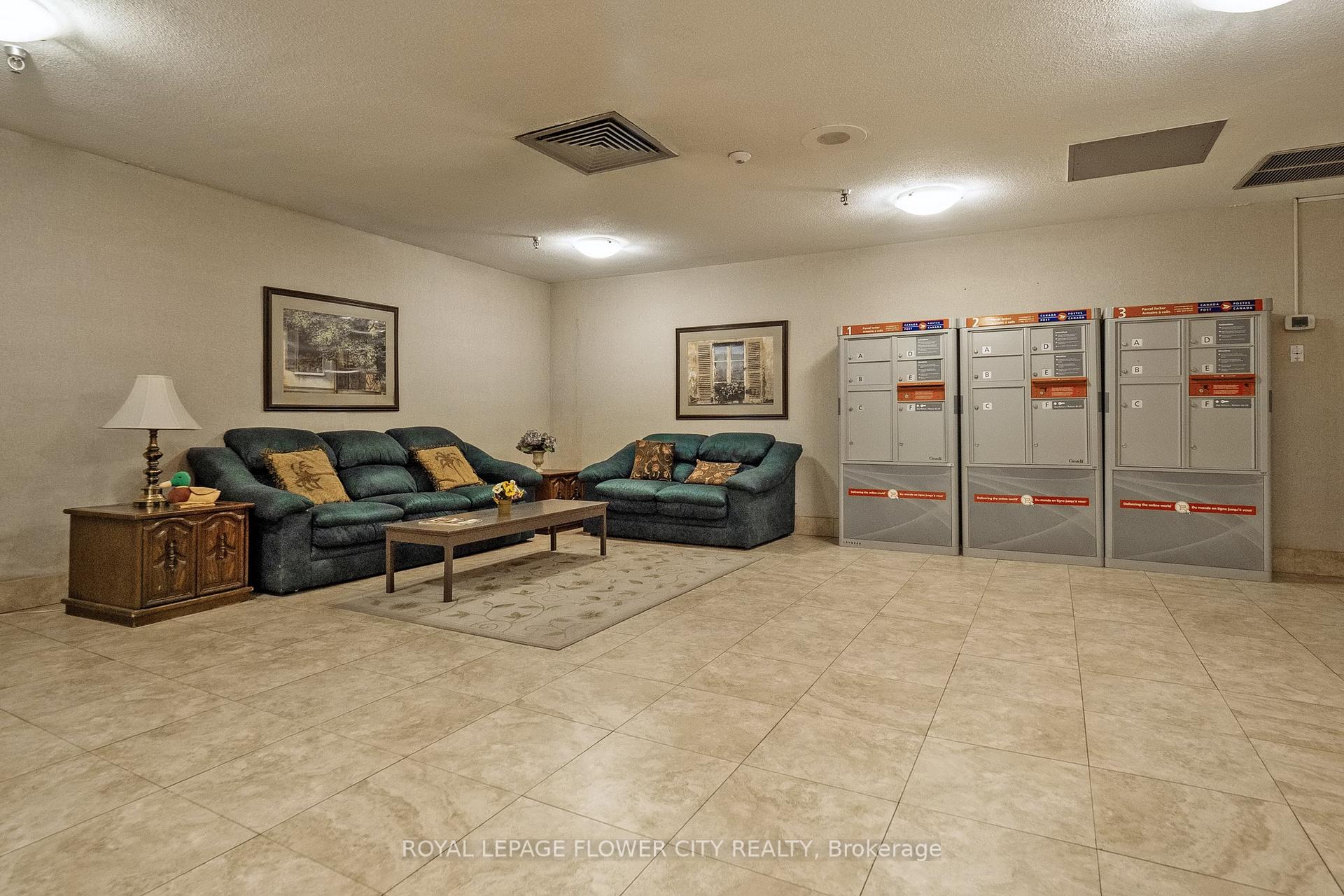 1 Bedroom Condo at 1333 Bloor, Mississauga For sale