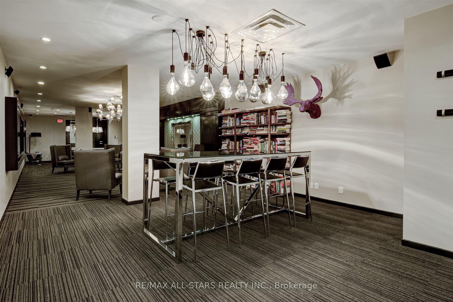 2 Bedrooms Condo at 510 King, Toronto For sale