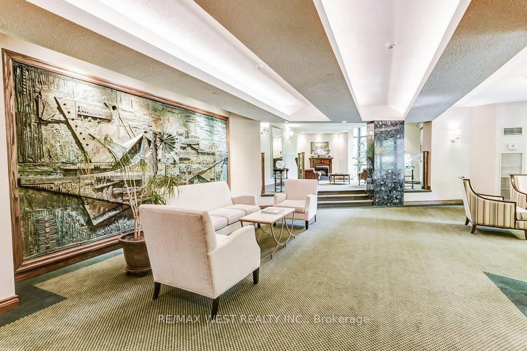 3 Bedrooms Condo at 2000 Islington, Toronto For sale