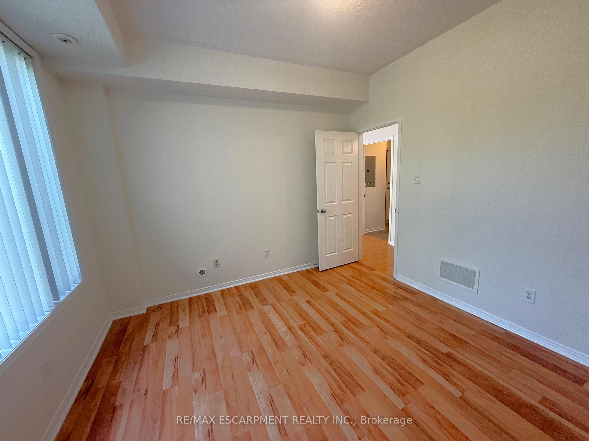1 Bedroom Condo at 5055 Oscar Peterson, Mississauga For sale