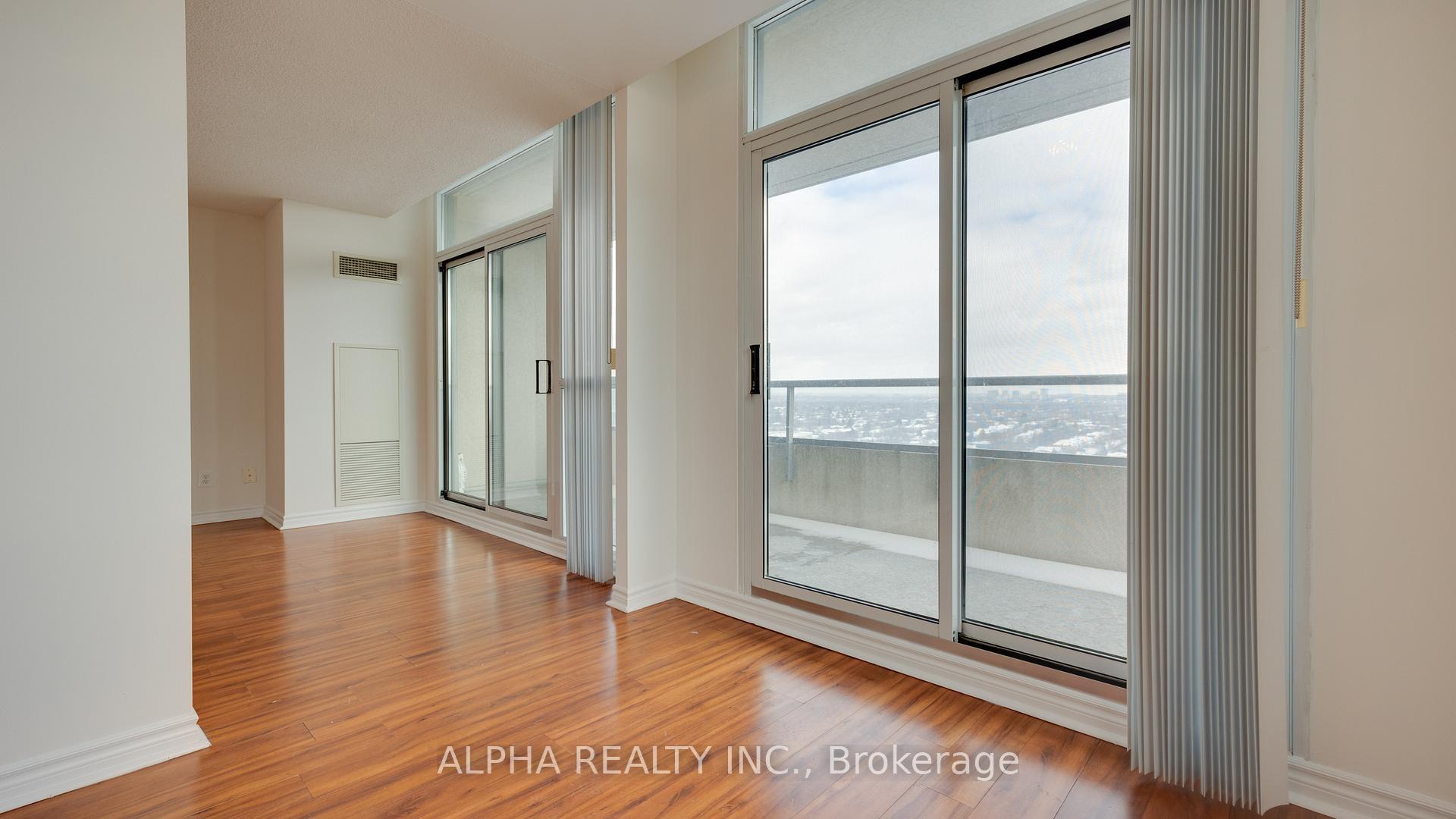 2 Bedrooms Condo at 18 Spring Garden,  Toronto For sale