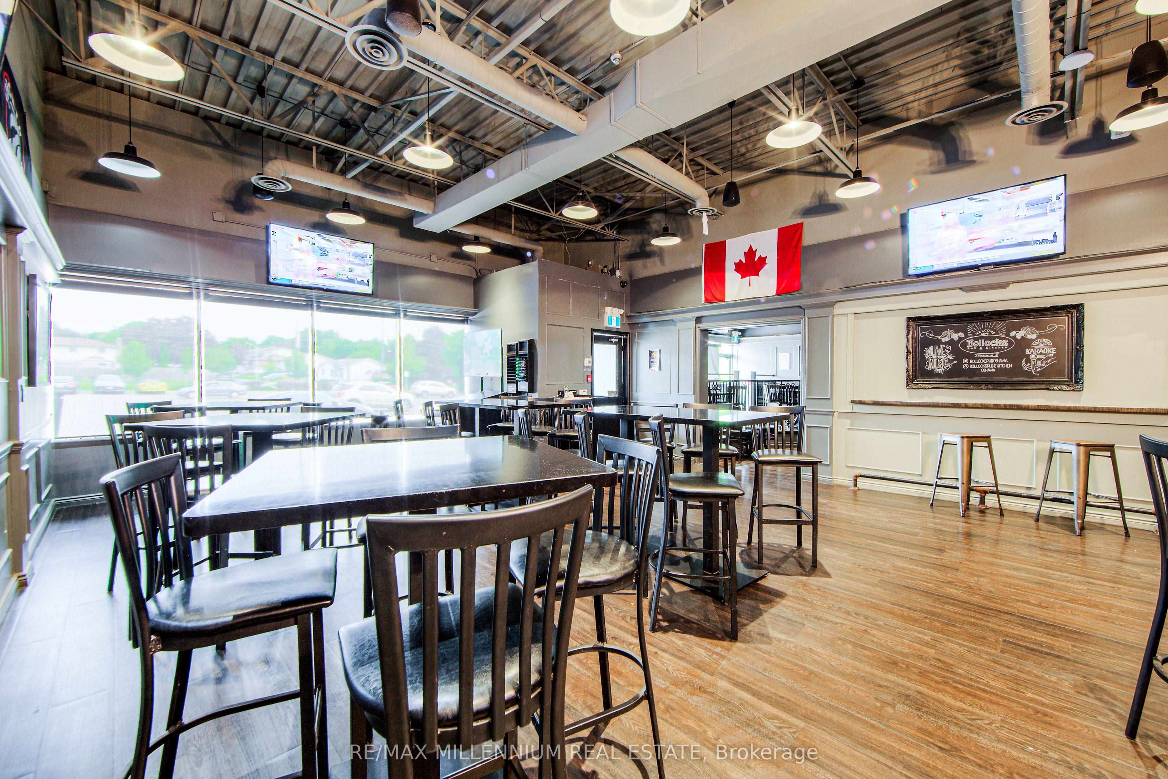 555 Rossland Road E