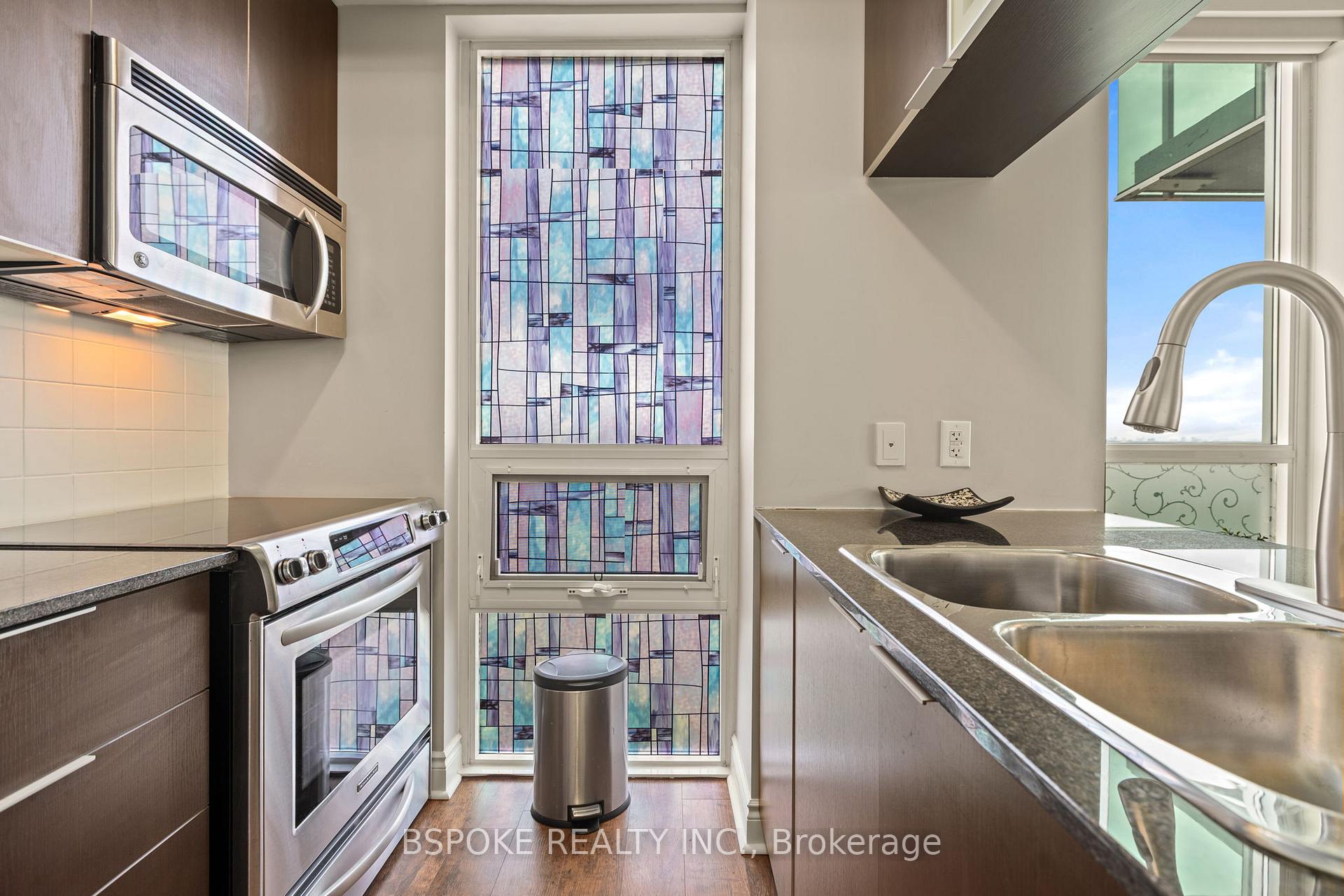 2 Bedrooms Condo at 16 Brookers, Toronto For sale
