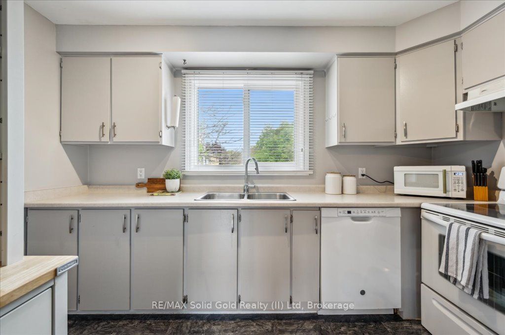 419 Bairstow Crescent, #3