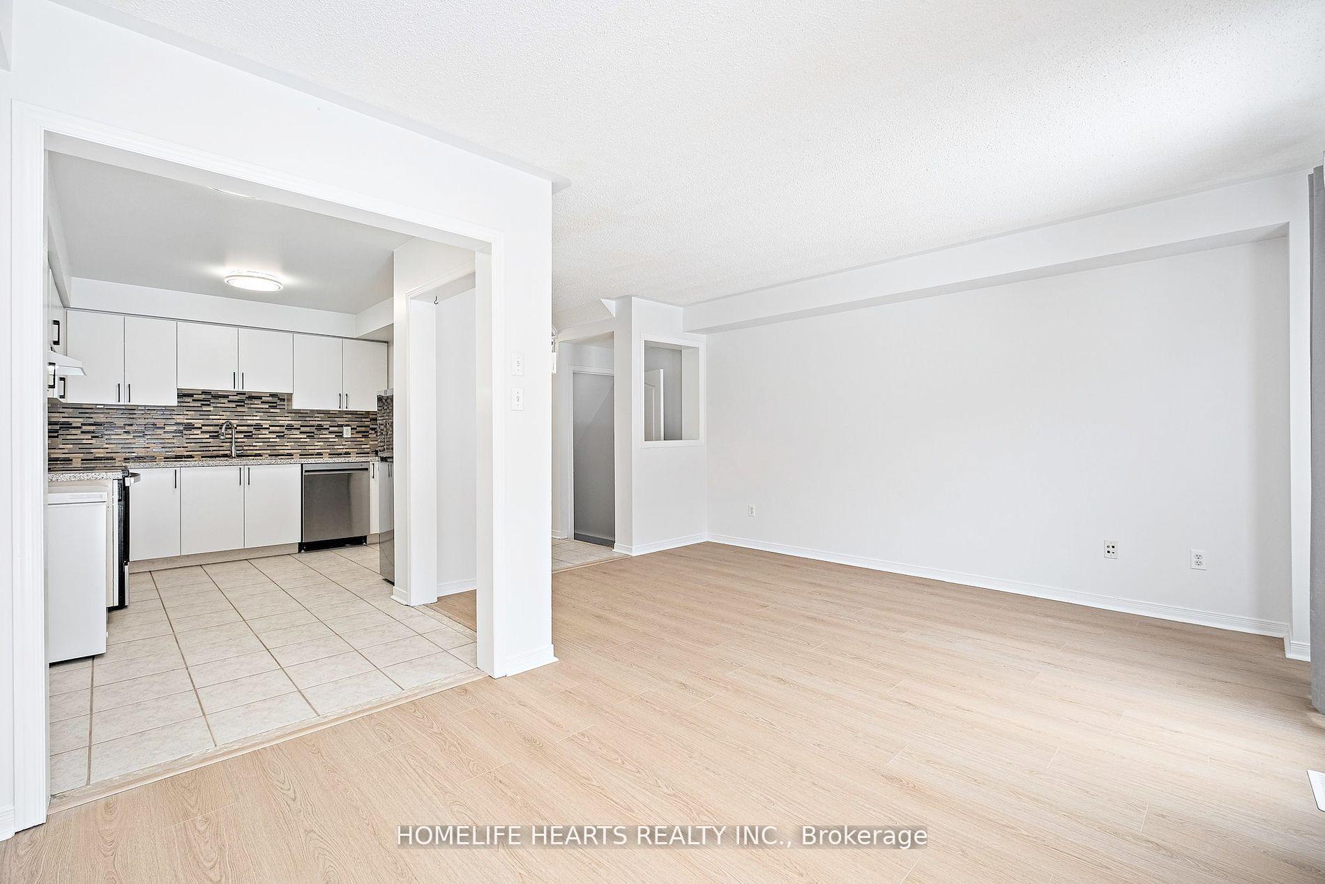 3 Bedrooms Condo at 525 Novo Star, Mississauga For sale