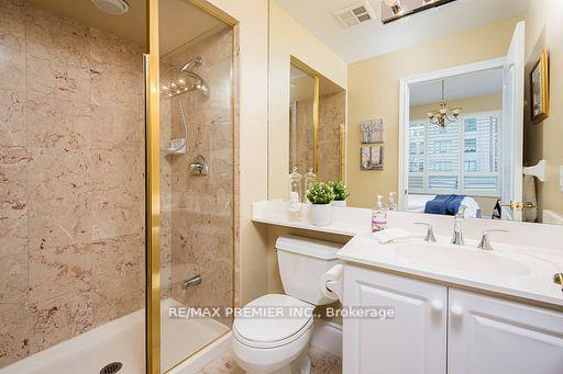 2 Bedrooms Condo at 53 Woodbridge, Vaughan For sale