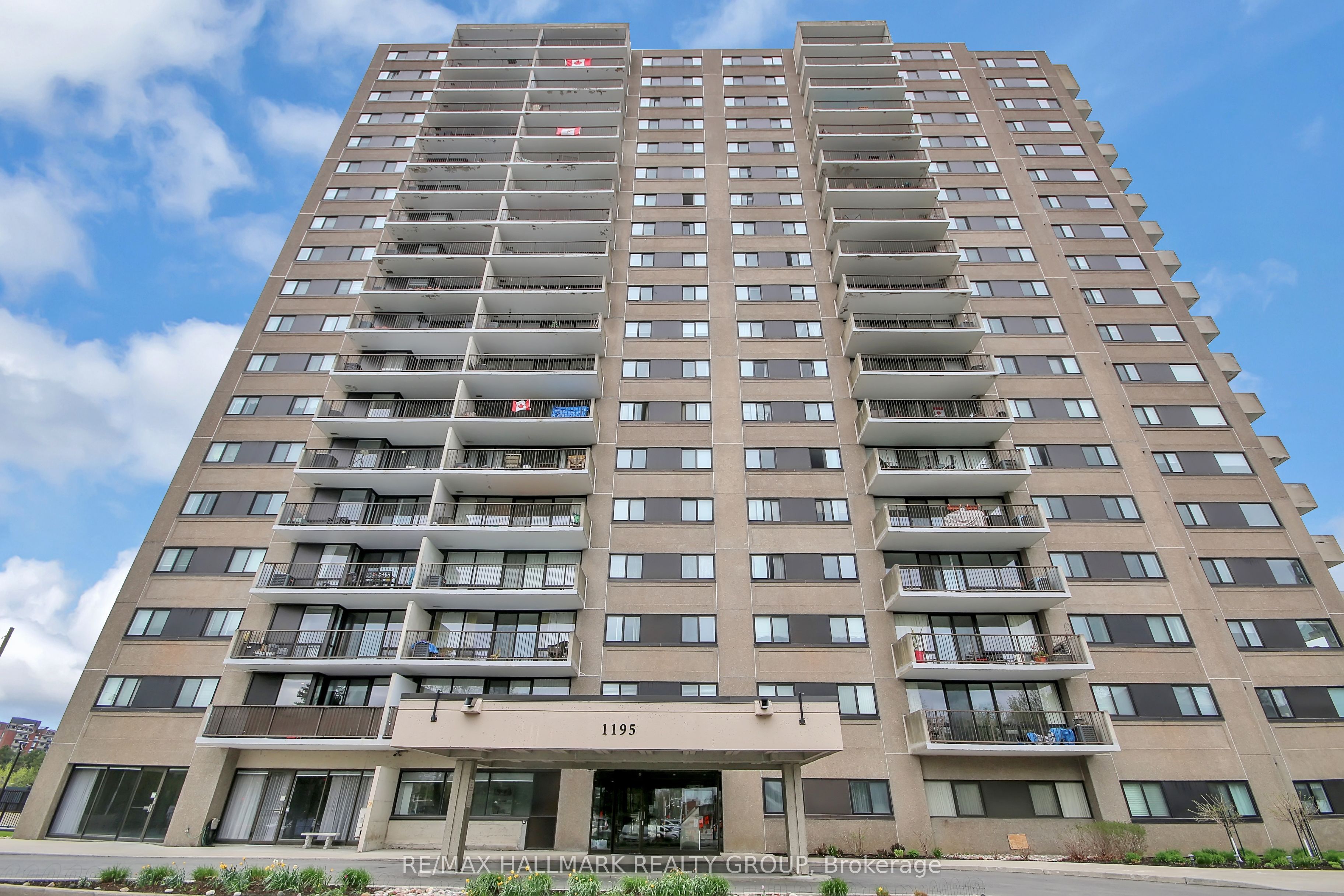 #1403 - 1195 Richmond Road, Woodroffe, ON K2B 8E4