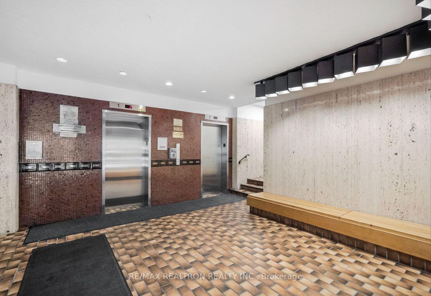 1 Bedroom Condo at 31 Four Winds, Toronto For sale