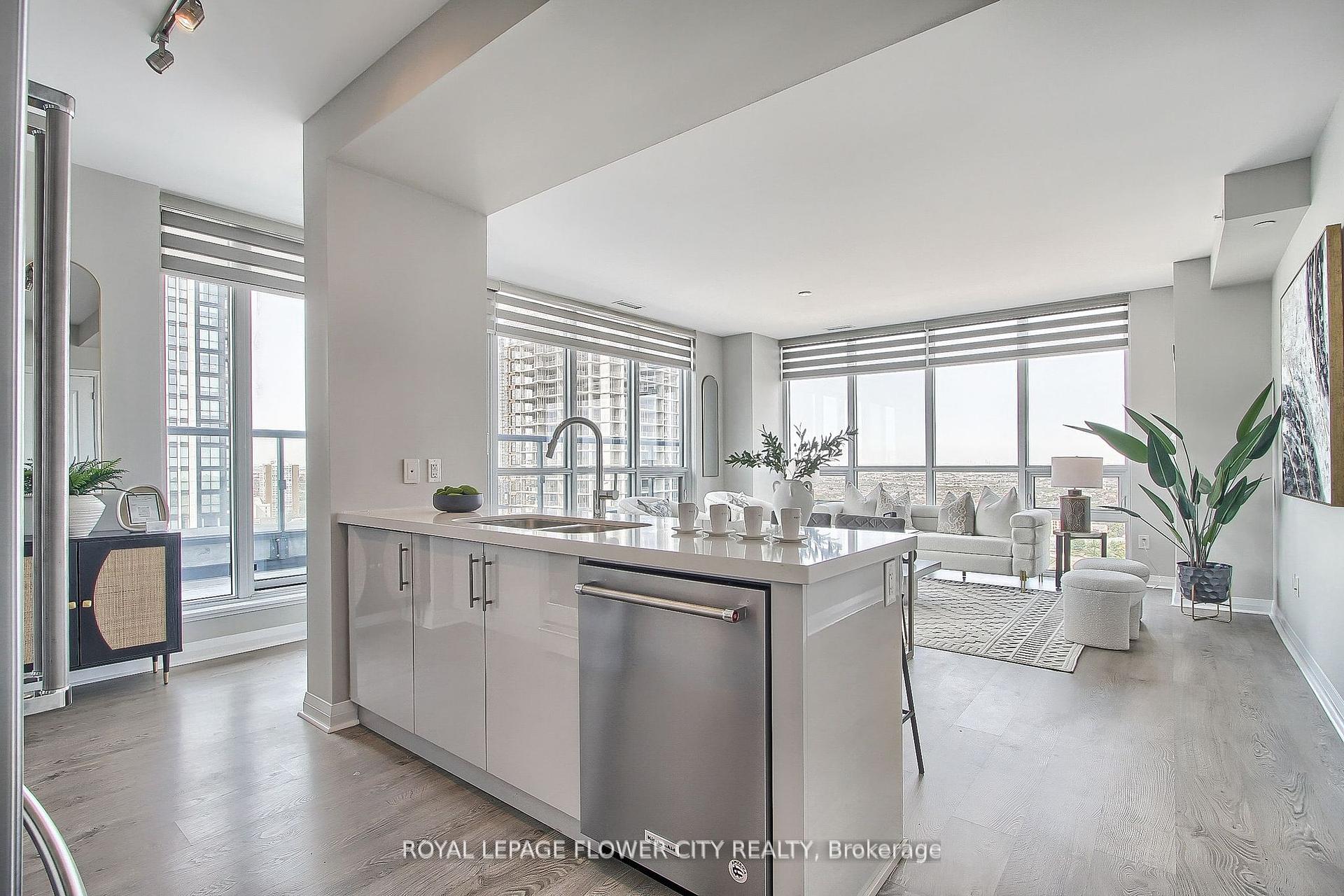 3 Bedrooms Condo at 5025 Four Springs, Mississauga For sale