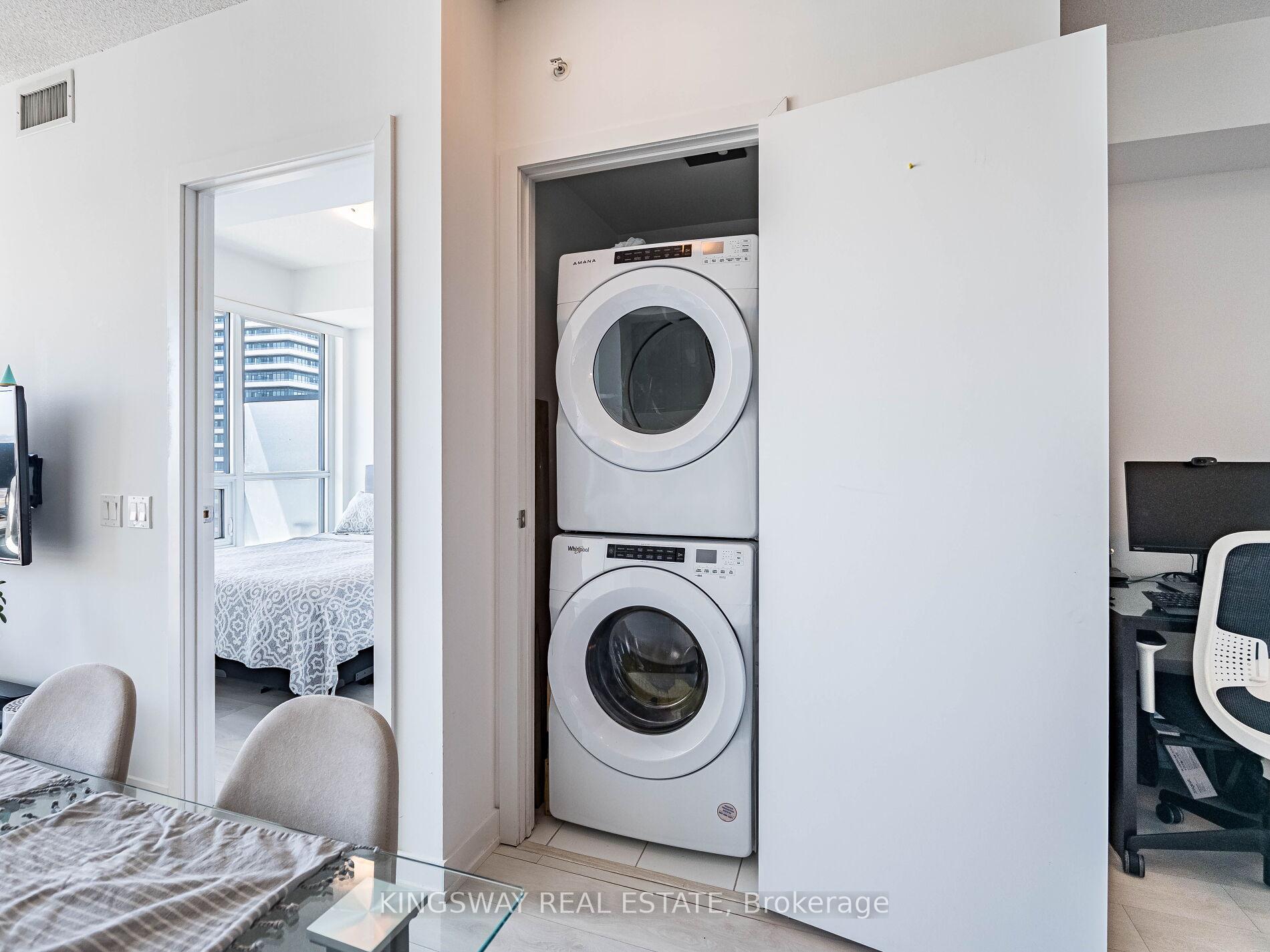 2 Bedrooms Condo at 2200 Lakeshore,  Toronto For sale