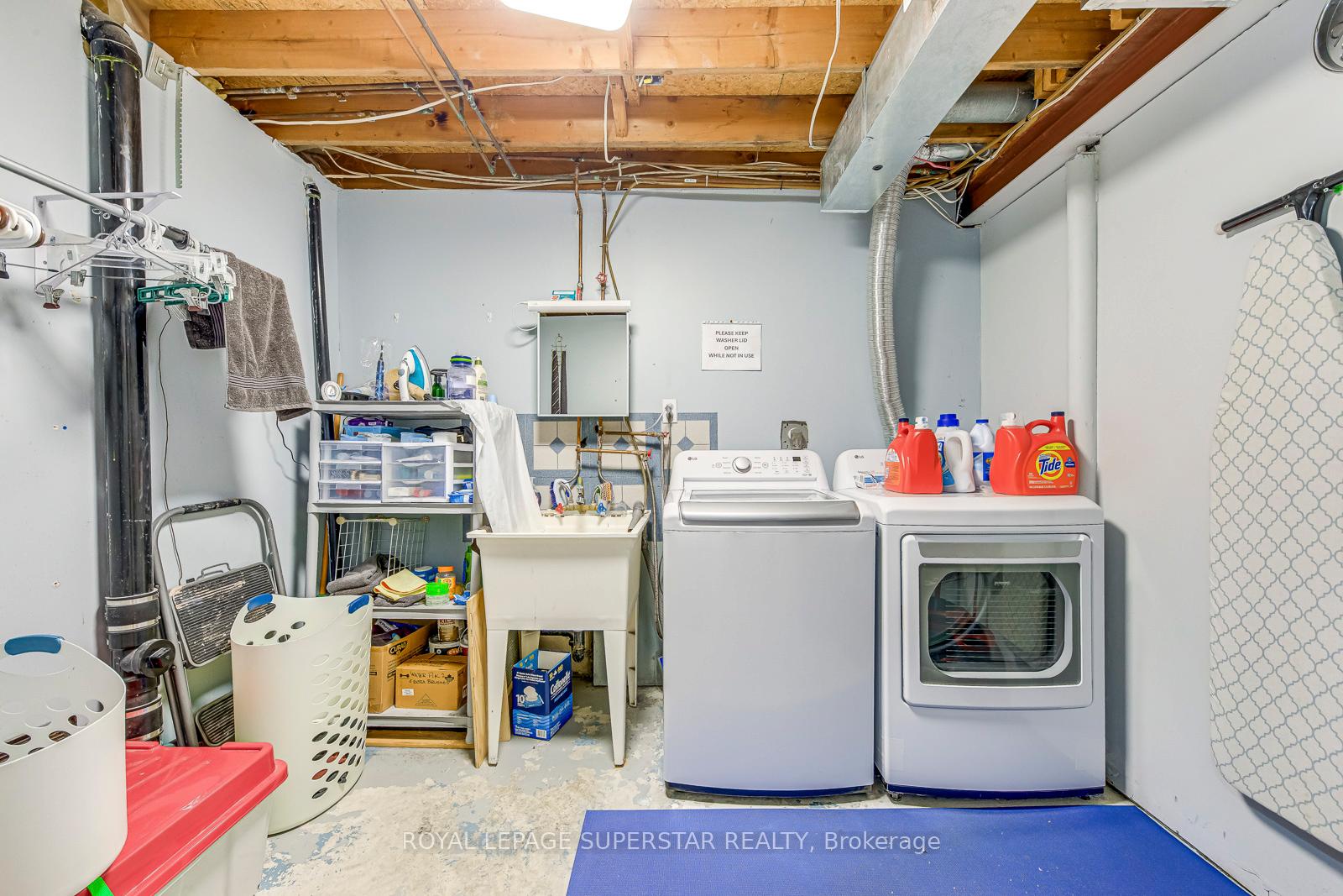3 Bedrooms Condo at 1809 Upper Wentworth, Hamilton For sale