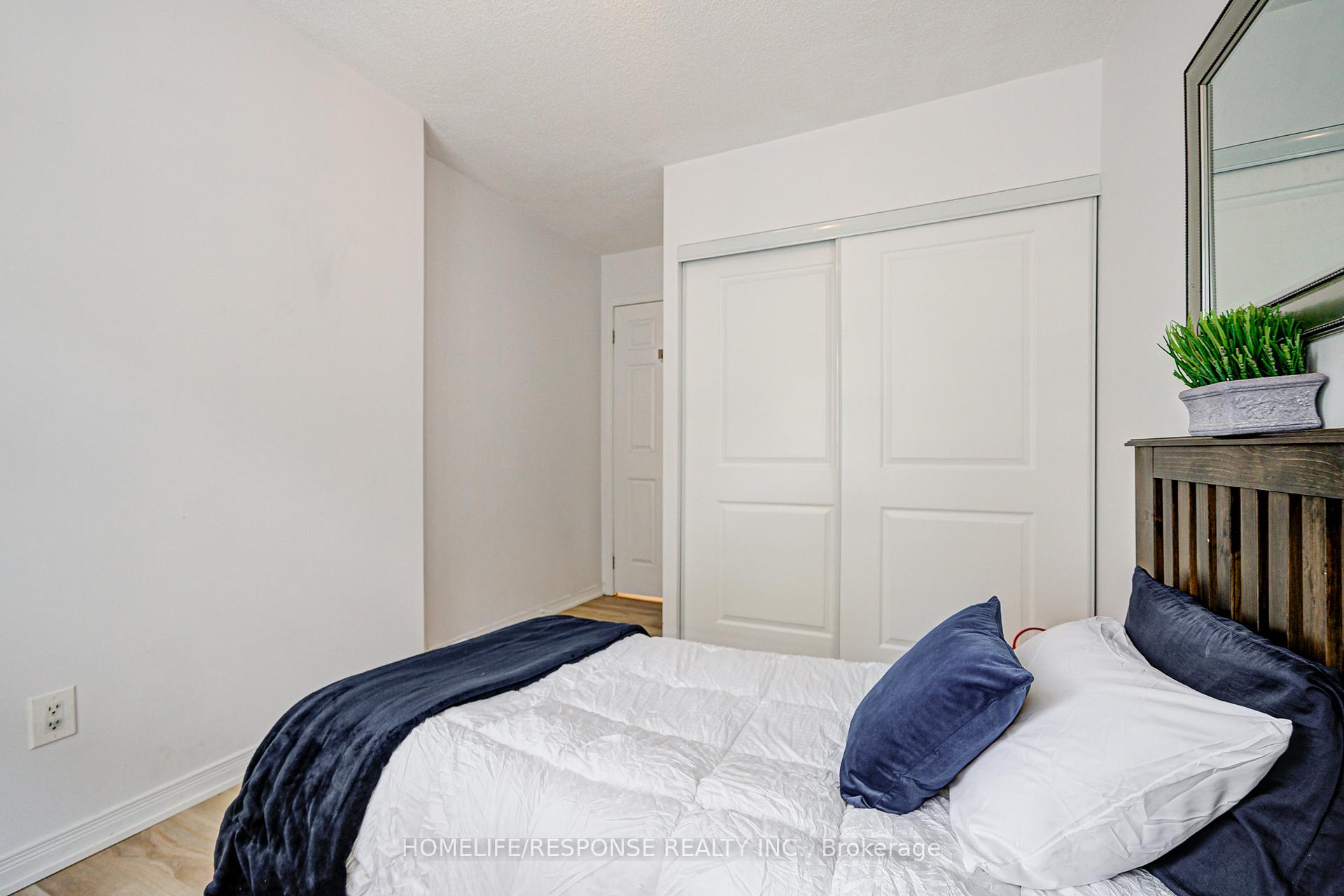 3 Bedrooms Condo at 35 Elsie, Toronto For sale