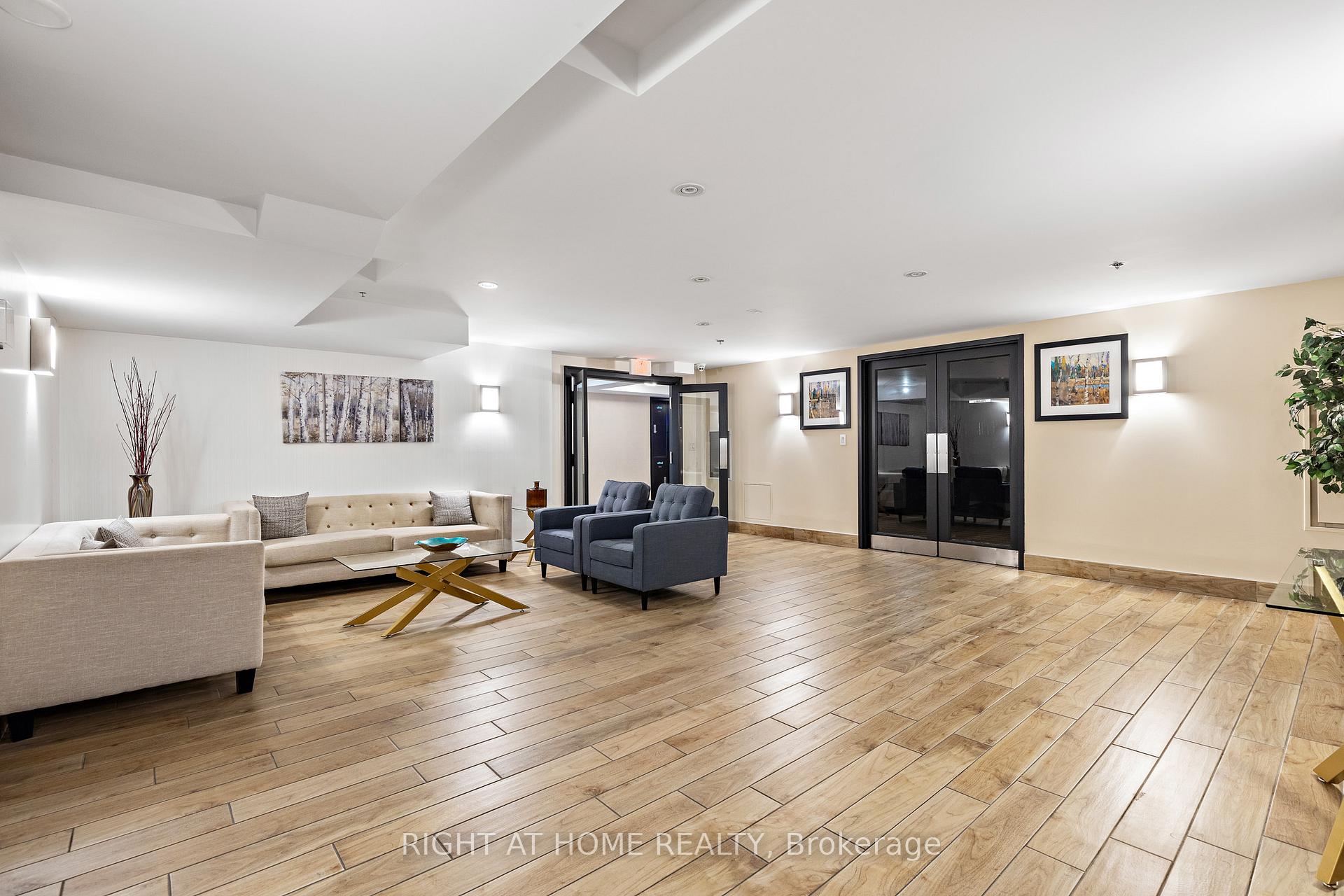 3 Bedrooms Condo at 205 Wellesley, Toronto For sale