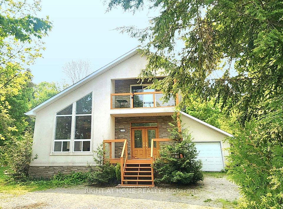 2384 Champlain