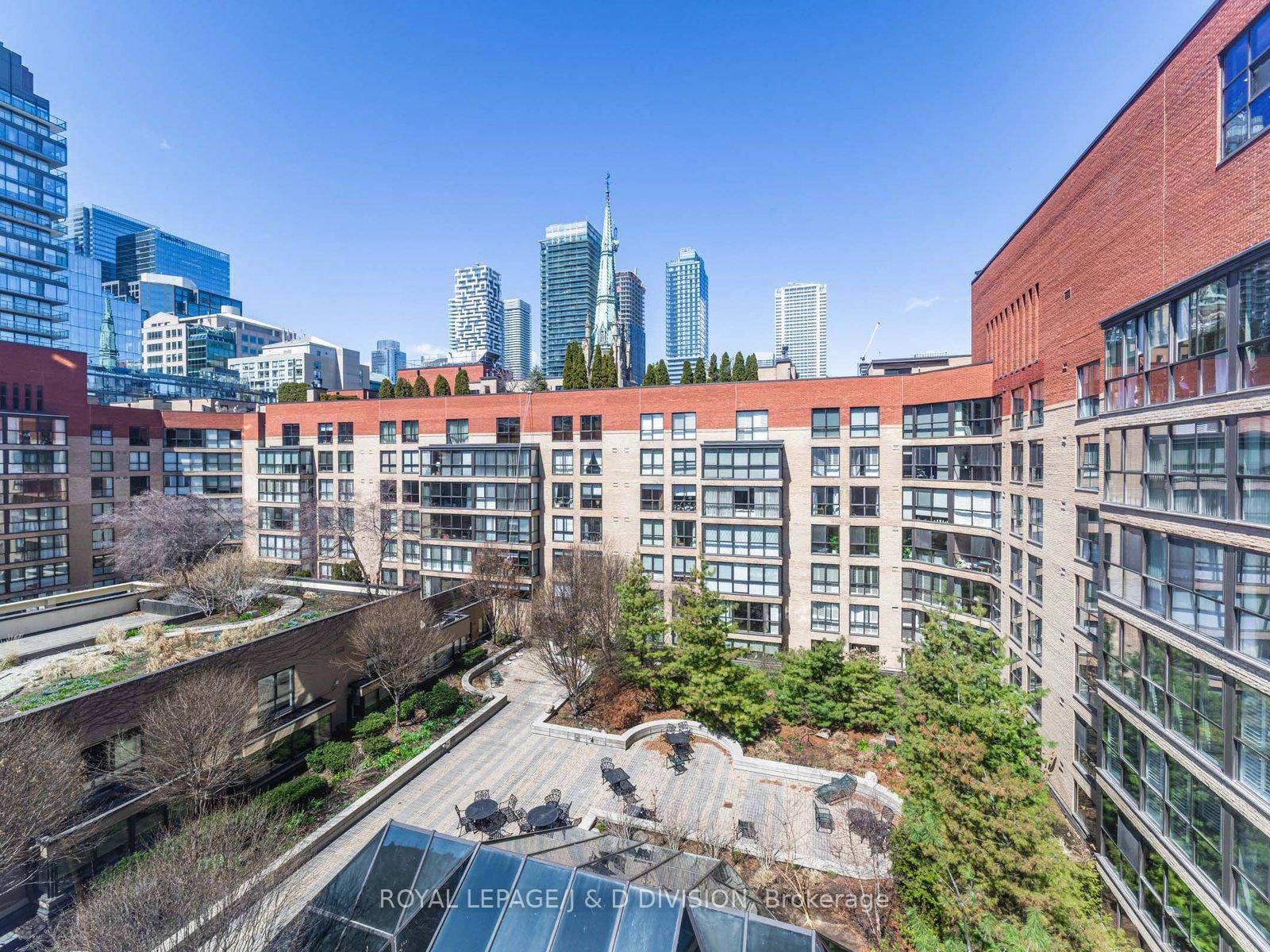 2 Bedrooms Condo at 80 Front,  Toronto For sale